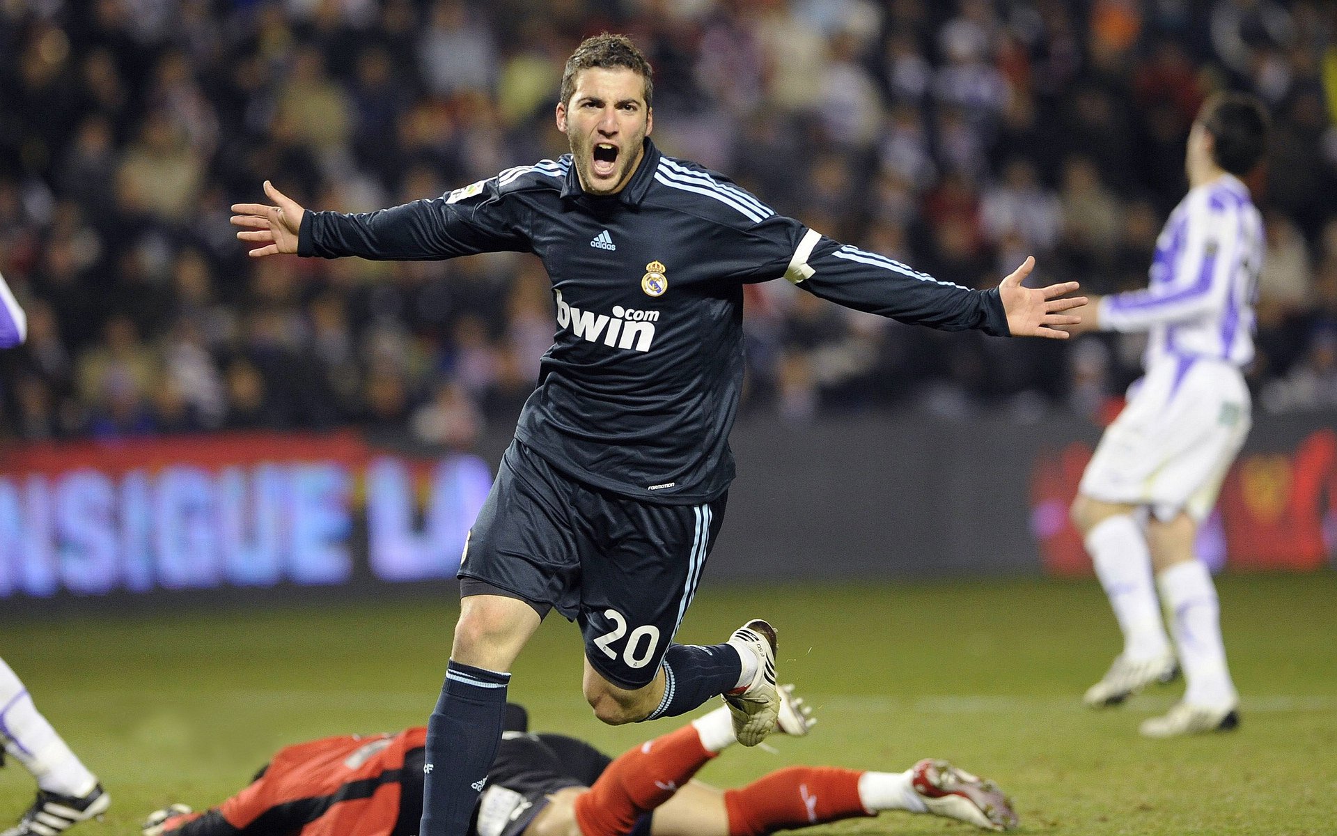 制胜绝招:球队最秘密战术揭秘!,球队战术怎么设置