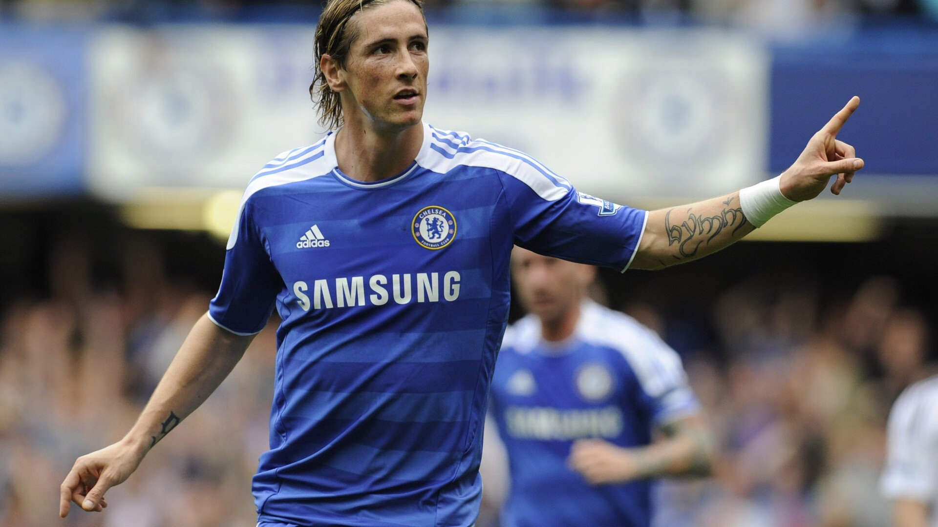 乐鱼体育登录-切尔西中场核心表现完美，主帅盛赞执行力，切尔西的本土球星中场核心